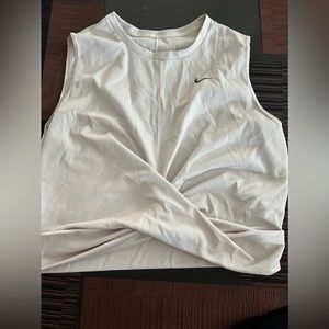 Nike women’s Crop Top size XXL